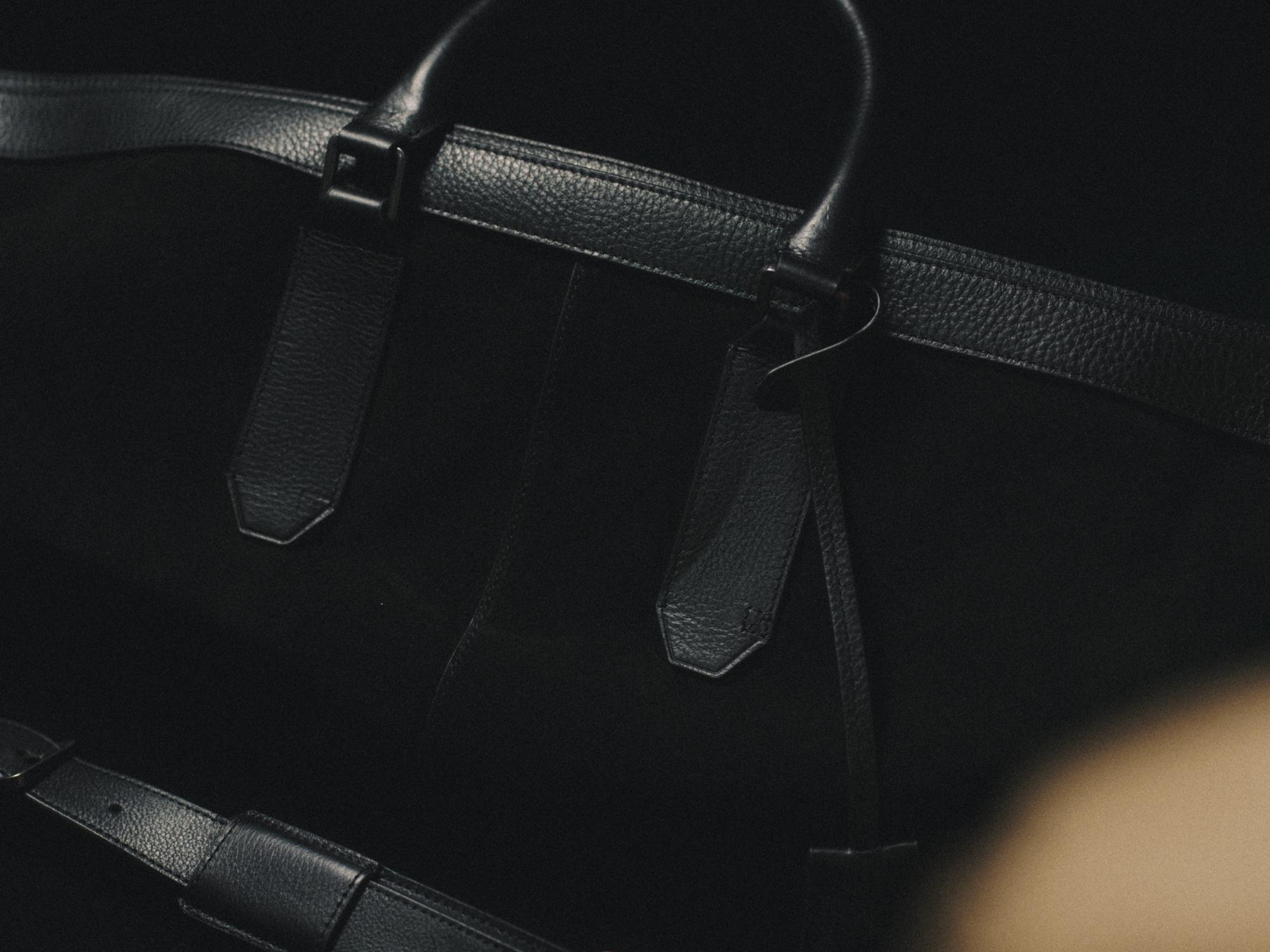 LEATHER TRAVEL BAG